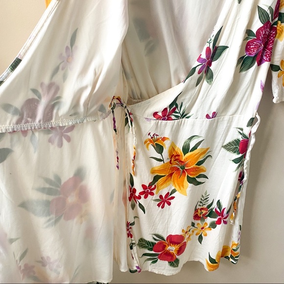 NWOT Off White Vacation Floral Short Sleeve Wrap Mini Dress - Picture 6 of 7